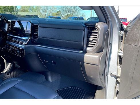 Used 2025 Chevrolet Silverado 3500 LTZ AWD/4WD image 18