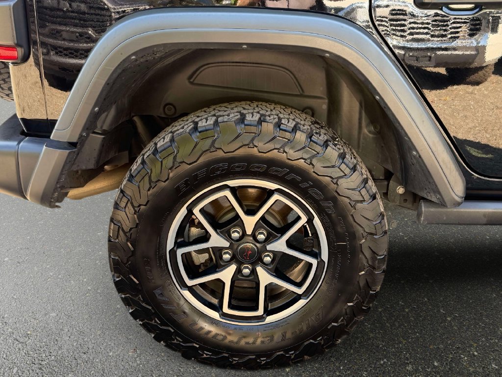 Used 2026 Jeep Wrangler Unlimited Rubicon AWD/4WD image 7