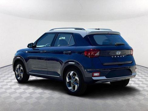 New 2025 Hyundai Venue Limited image 5