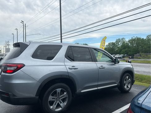 Used 2024 Honda Pilot EX-L image 8