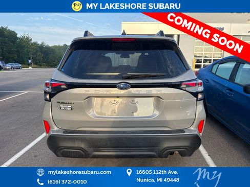 Used 2025 Subaru Forester Premium AWD/4WD image 7