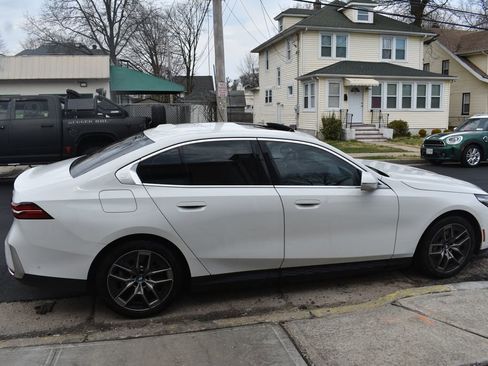 Used 2024 BMW i5 eDrive40i image 5