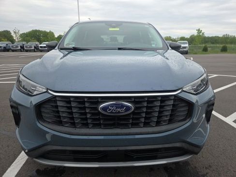 Used 2023 Ford Escape Active w/ Cold Weather Package FWD image 3