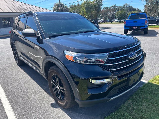 Used 2022 Ford Explorer XLT w/ Equipment Group 202A AWD/4WD image 3