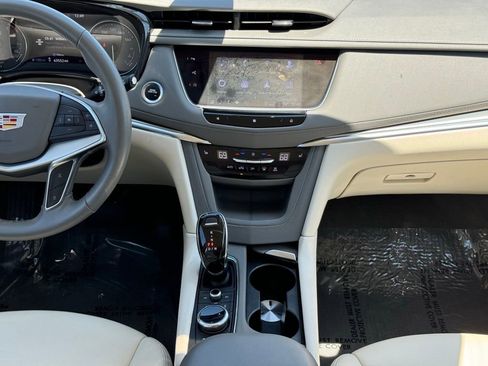 Used 2021 Cadillac XT5 Premium Luxury FWD image 29