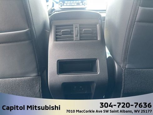 New 2025 Mitsubishi Outlander SE image 18