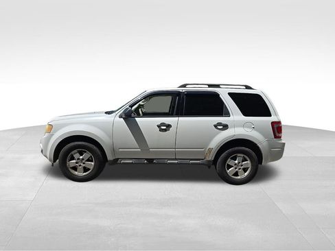 Used 2010 Ford Escape XLT AWD/4WD image 16