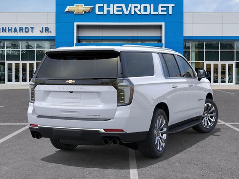 New 2026 Chevrolet Suburban Premier image 6