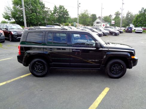 Used 2017 Jeep Patriot Sport image 12