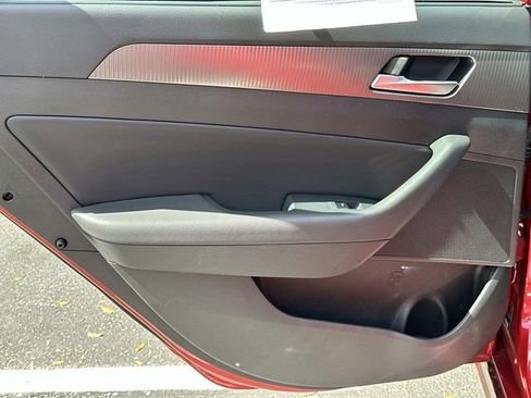 Used 2019 Hyundai Sonata Limited image 11