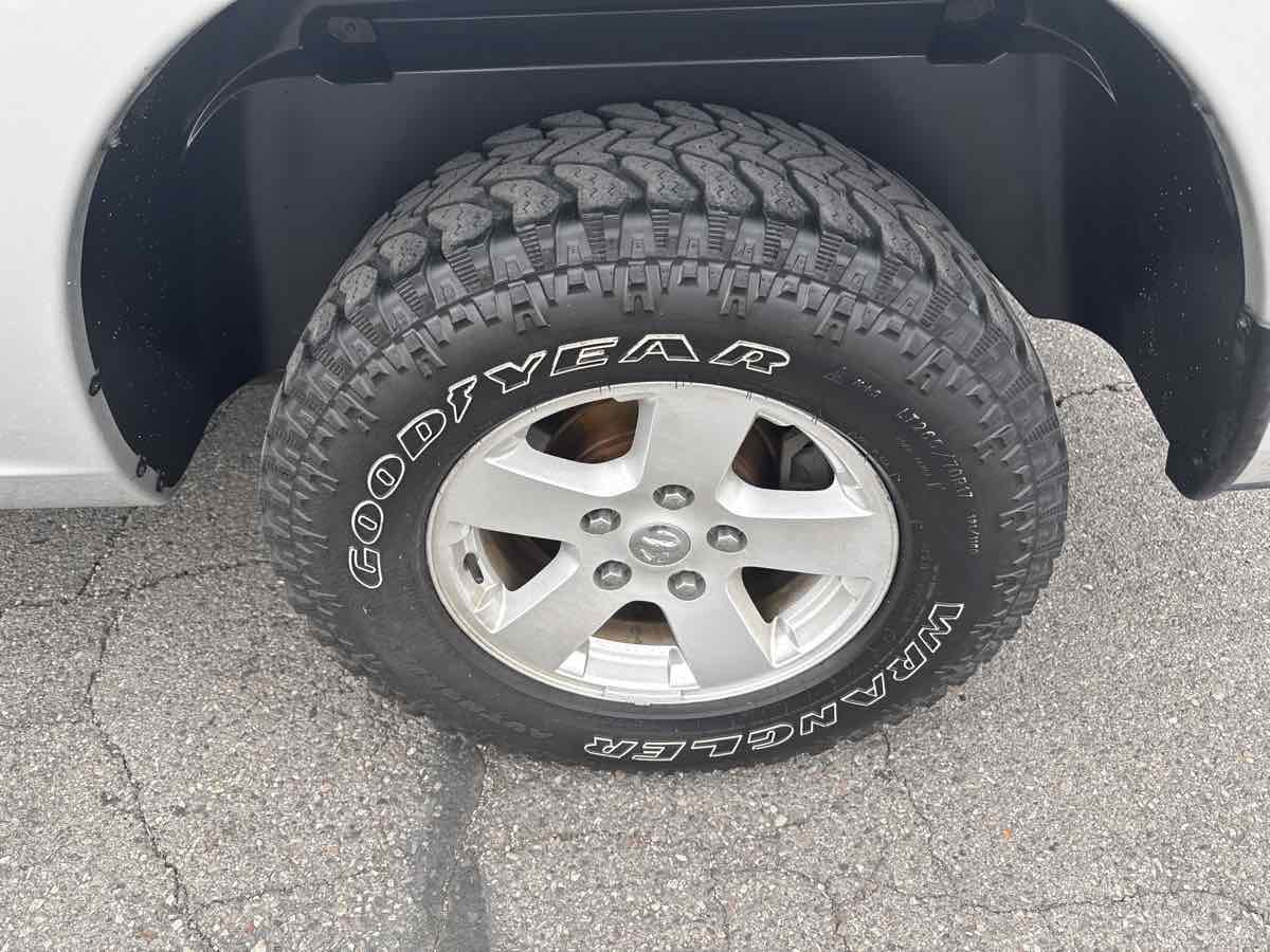 Used 2012 RAM 1500 Classic SLT AWD/4WD image 10