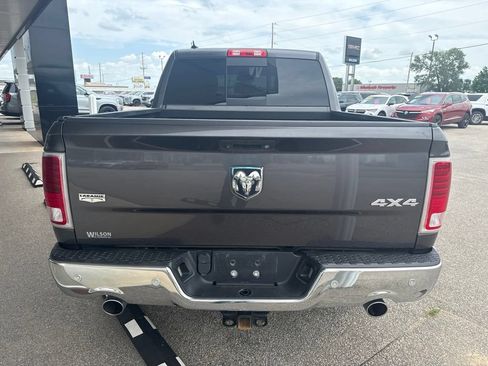 Used 2017 RAM 1500 Laramie w/ Convenience Group AWD/4WD image 4