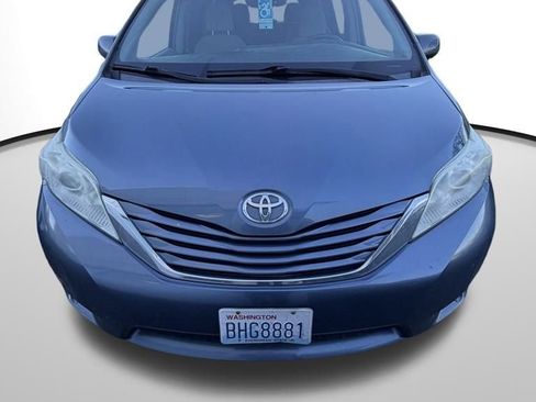 Used 2016 Toyota Sienna LE image 6