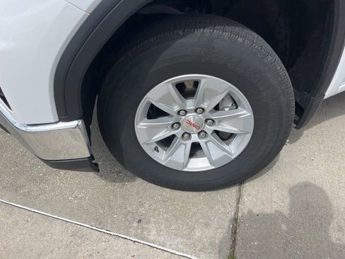 Used 2024 GMC Sierra 1500 SLE image 33