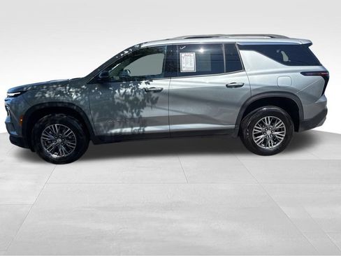 Used 2026 Chevrolet Traverse LT AWD/4WD image 4