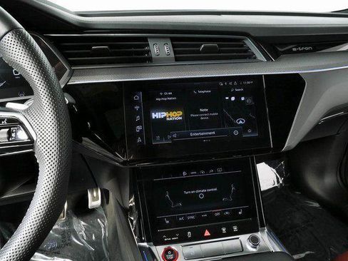 Used 2024 Audi SQ8 e-tron Premium Plus w/ Black Optic Package AWD/4WD image 14