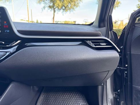 Used 2019 Toyota C-HR Limited image 19