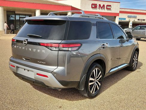 Used 2023 Nissan Pathfinder Platinum image 4
