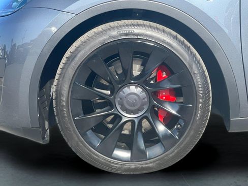 Used 2023 Tesla Model Y Performance image 24