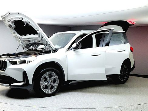 Used 2025 BMW X1 xDrive28i w/ Convenience Package image 3