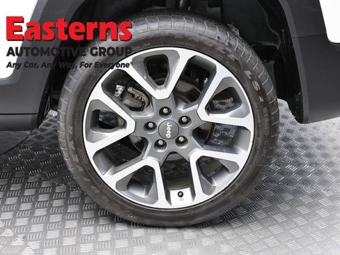 Used 2022 Jeep Renegade Limited w/ Sun, Sound & Wheels Group AWD/4WD image 8