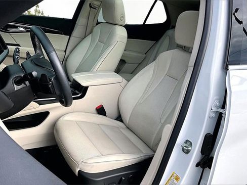 Used 2021 Buick Envision Essence w/ Technology Package I image 24