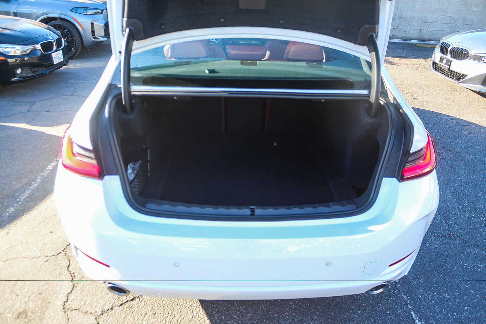 Used 2026 BMW 330i Sedan w/ Premium Package RWD image 26