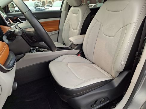 Used 2022 Jeep Compass Limited AWD/4WD image 13