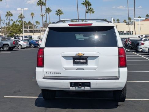 Used 2018 Chevrolet Suburban LT AWD/4WD image 7