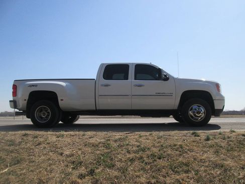 Used 2012 GMC Sierra 3500 Denali AWD/4WD image 5