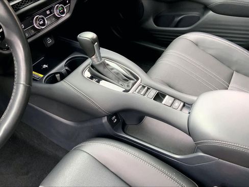 Used 2025 Honda HR-V EX-L image 15