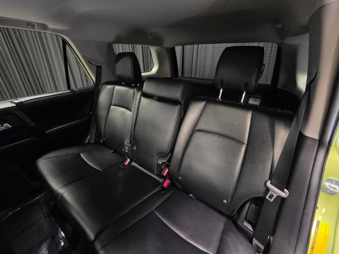 Used 2023 Toyota 4Runner TRD Off-Road Premium w/ Moonroof Package AWD/4WD image 31