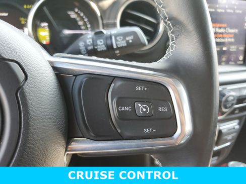 Used 2022 Jeep Wrangler Unlimited Sahara image 14