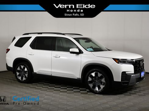 Certified 2026 Honda Pilot Touring image 1
