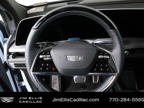 Certified 2026 Cadillac Vistiq Luxury AWD/4WD image 7