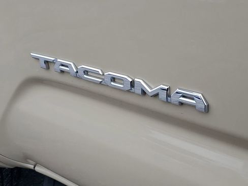 Used 2017 Toyota Tacoma SR5 image 29