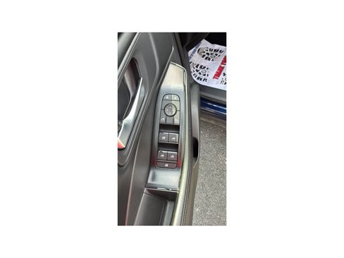 Used 2025 Nissan Rogue SV FWD image 14