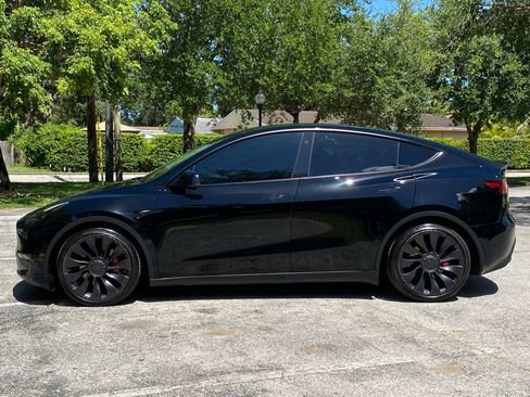 Used 2022 Tesla Model Y Performance AWD/4WD image 6
