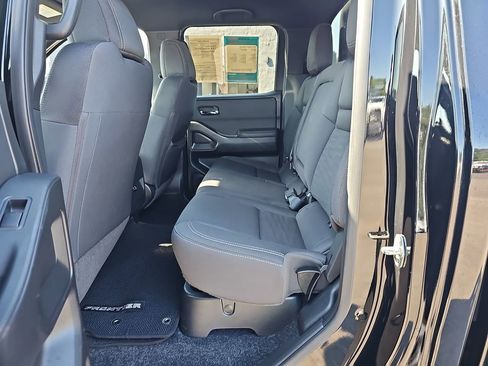 Used 2023 Nissan Frontier SV w/ Midnight Edition Package RWD image 18