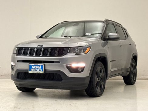 Used 2021 Jeep Compass Latitude w/ Sun and Sound Group AWD/4WD image 2