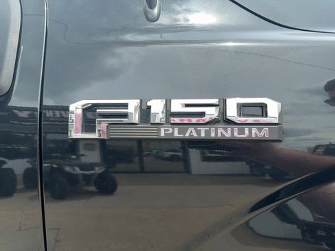 Used 2015 Ford F150 Platinum w/ Equipment Group 701A Luxury AWD/4WD image 6