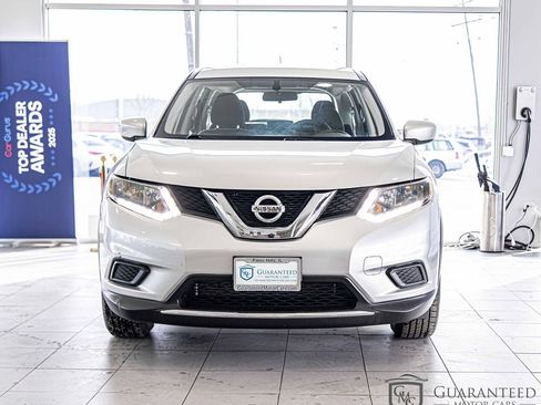 Used 2016 Nissan Rogue S image 2
