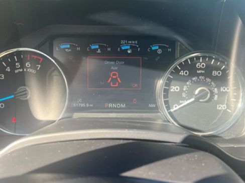 Used 2018 Ford F150 Lariat image 16