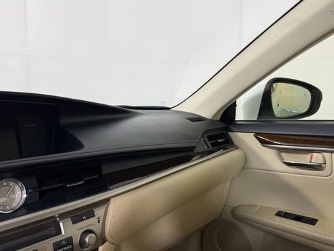 Used 2015 Lexus ES 350 w/ Luxury Package image 20
