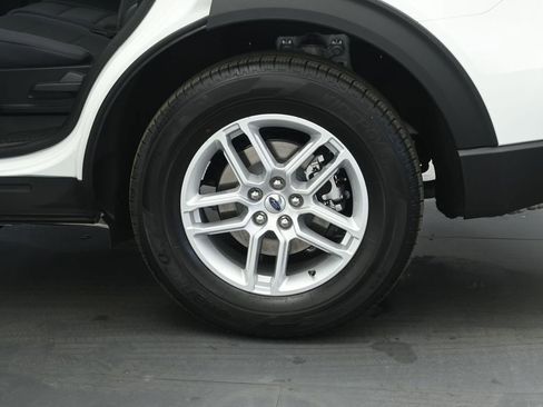 New 2026 Ford Explorer Active RWD image 23