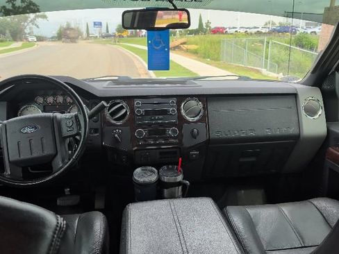 Used 2010 Ford F250 Lariat AWD/4WD image 13