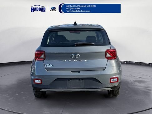 Used 2022 Hyundai Venue SE image 5