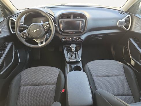 Certified 2024 Kia Soul LX w/ Option Group 015 image 3