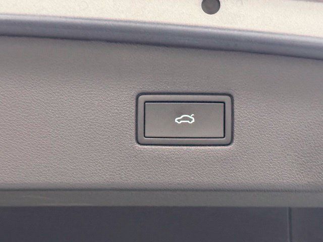 Used 2024 Volkswagen Tiguan Wolfsburg Edition FWD image 31
