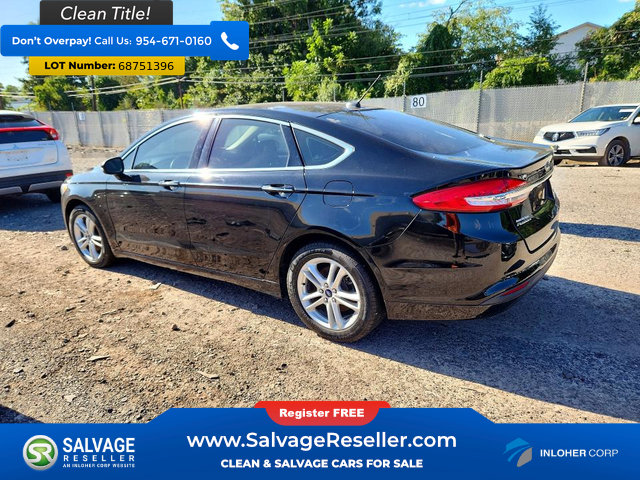 Used 2018 Ford Fusion SE w/ Fusion SE Technology Package FWD image 3